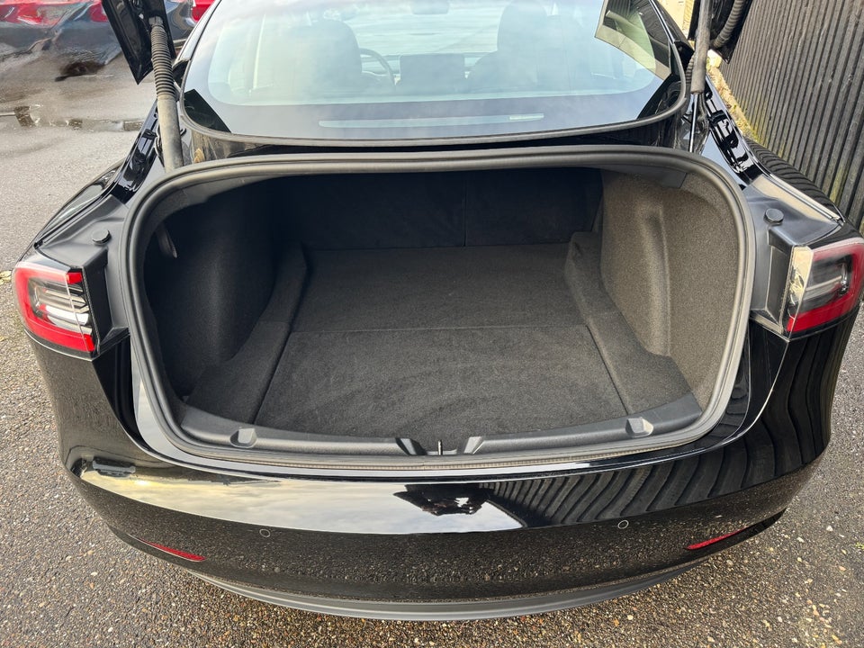 Tesla Model 3 Long Range AWD 4d