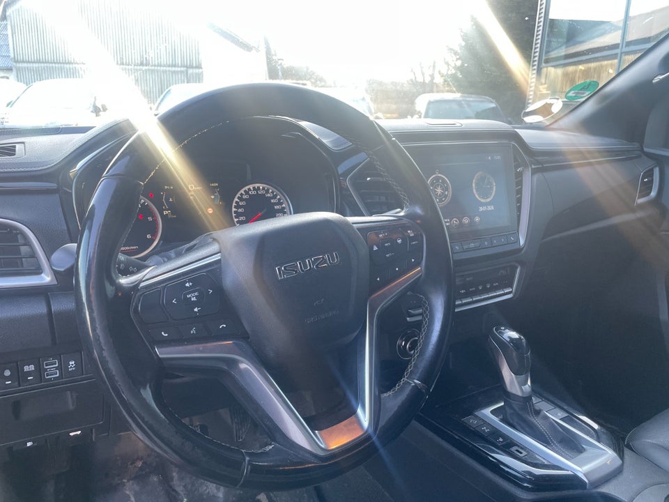 Isuzu D-Max 1,9 TD 163 Crew Cab Exclusive aut. 4d