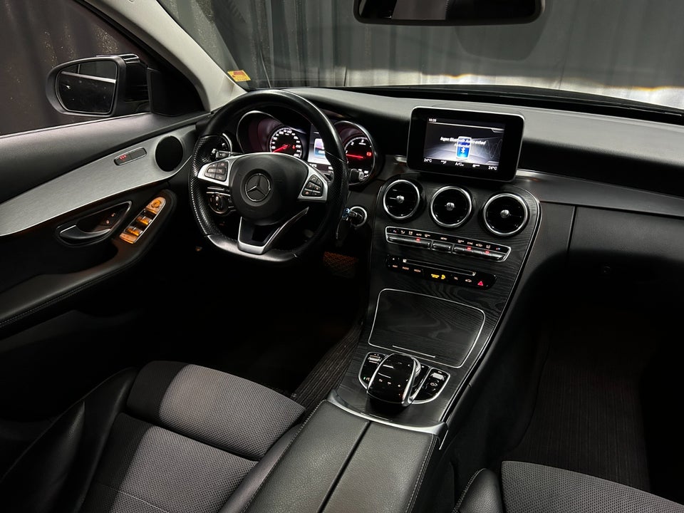 Mercedes C220 d 2,2 AMG Line stc. aut. 5d