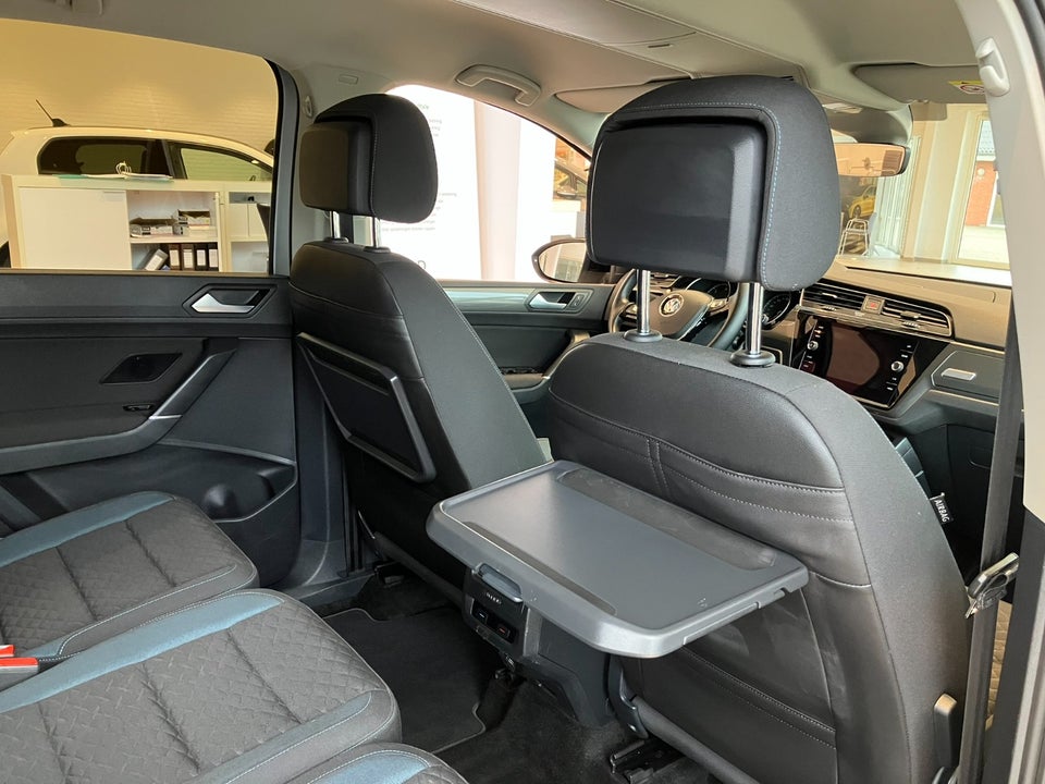 VW Touran 1,6 TDi 115 IQ.Drive DSG 7prs 5d