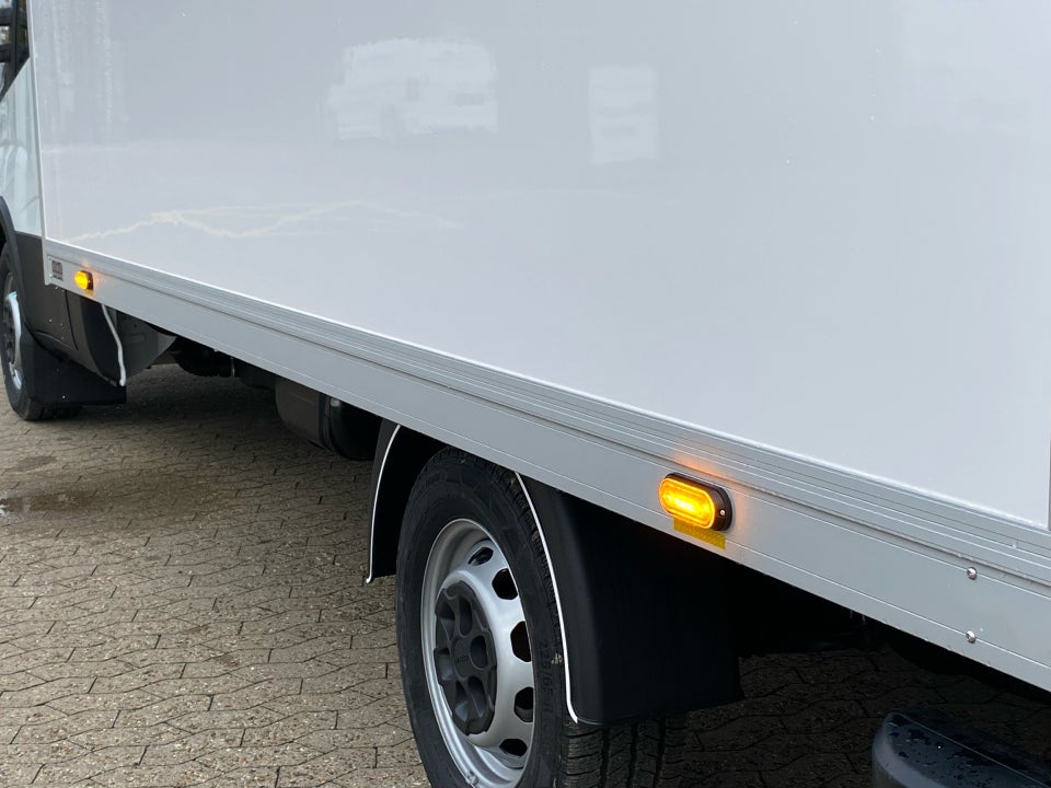 Iveco Daily 3,0 35S18 4100mm Box m/lift AG8