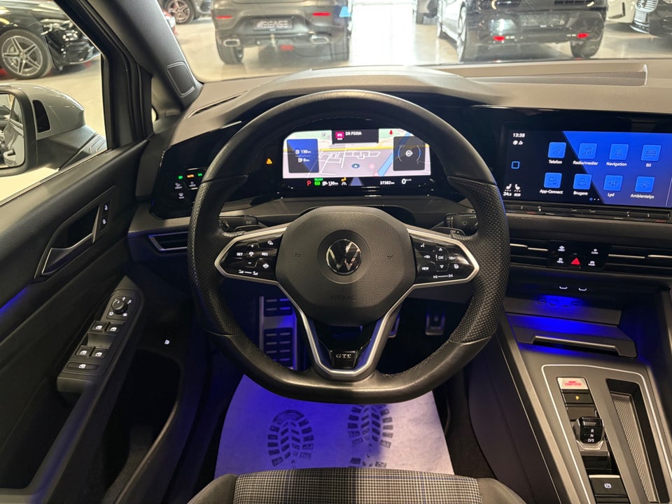 VW Golf VIII 1,4 GTE DSG 5d