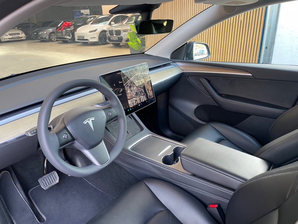 Tesla Model Y RWD 5d