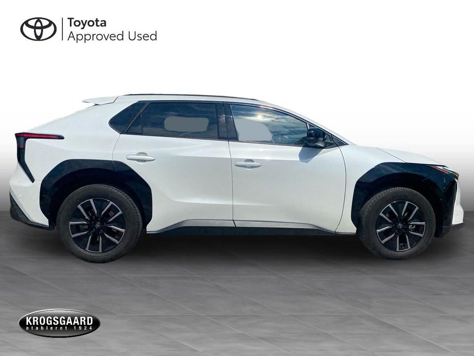 Toyota bZ4X 73 Executive 5d