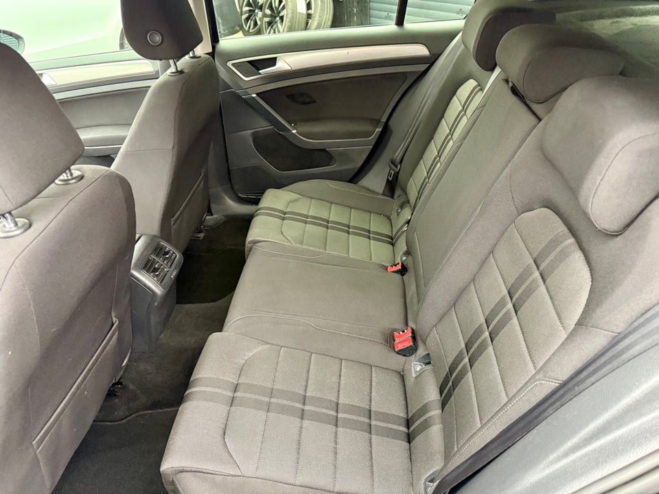 VW Golf VII 1,6 TDi 105 Comfortline BMT 5d