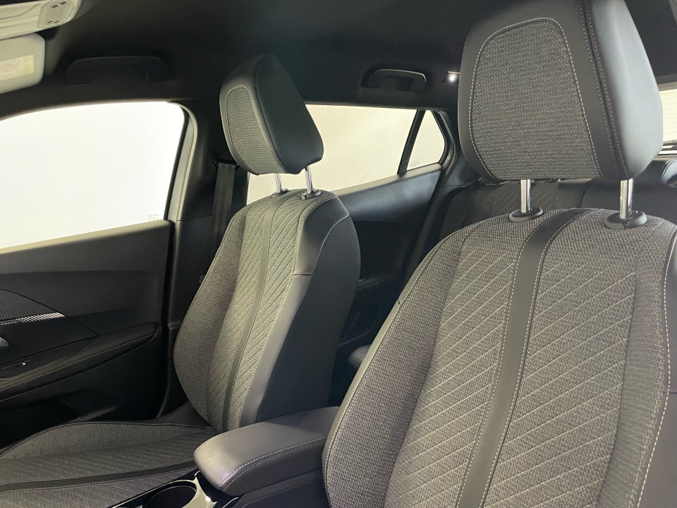 Peugeot 2008 1,2 PureTech 130 Allure EAT8 5d