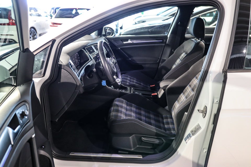 VW Golf VII 1,4 GTE DSG 5d