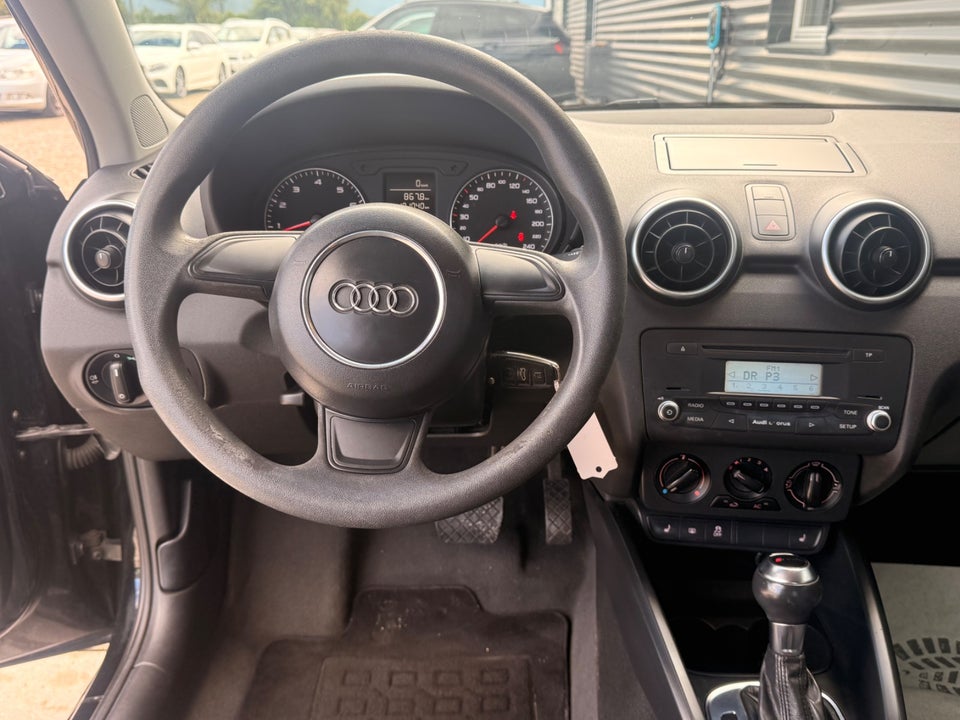 Audi A1 1,4 TFSi 122 Attraction S-tr. 3d