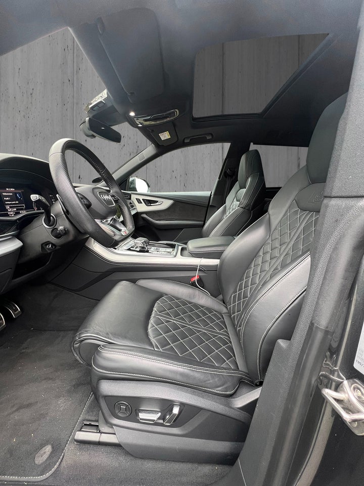 Audi Q8 50 TDi S-line quattro Tiptr. 5d