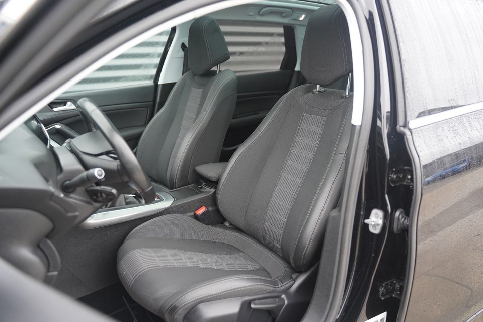 Peugeot 308 1,2 PureTech 130 Selection Sky SW 5d