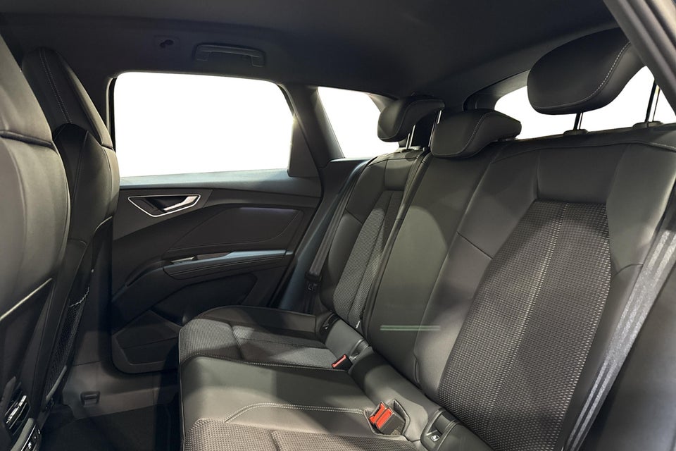 Audi Q4 e-tron performance 5d