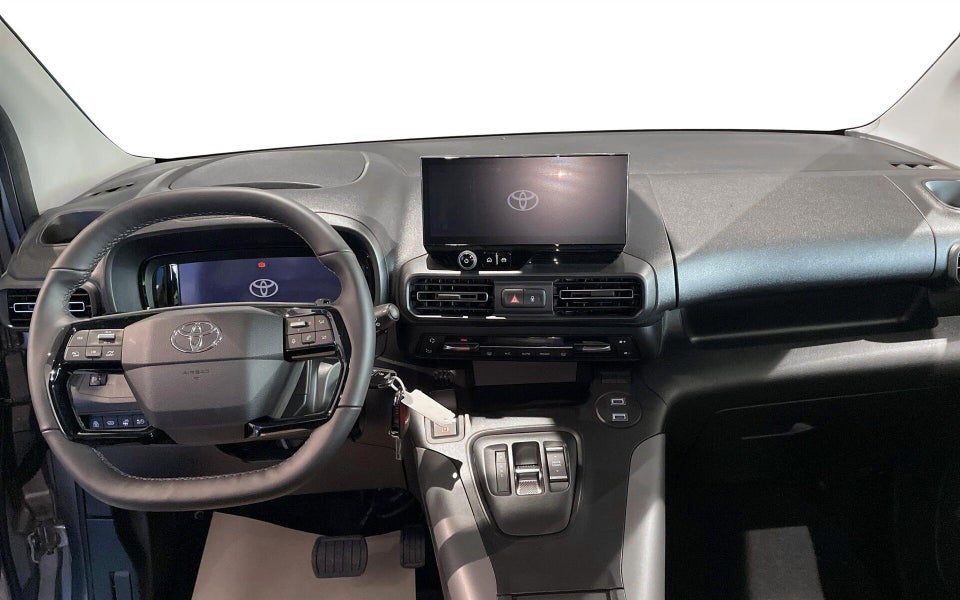 Toyota ProAce City Verso 50 Medium Family 5d