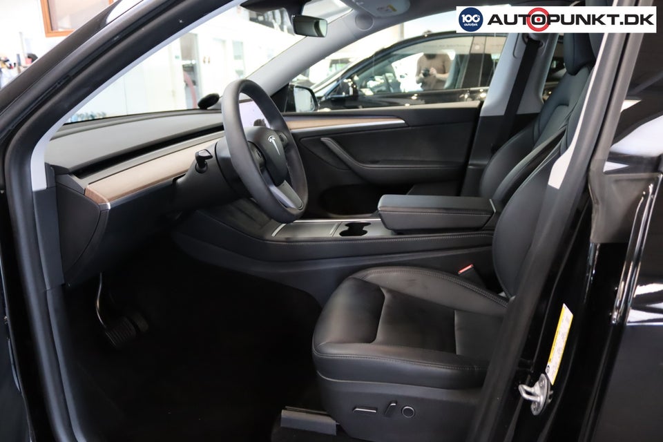 Tesla Model Y Long Range AWD 5d