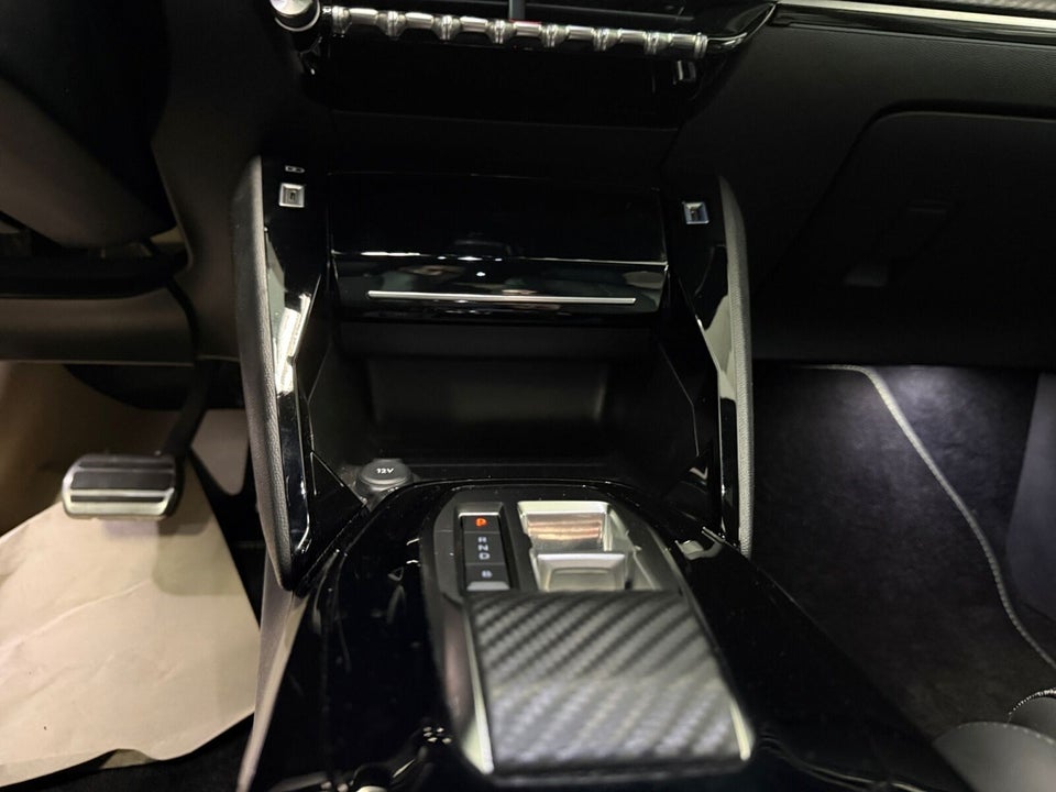 Peugeot e-208 50 GT 5d