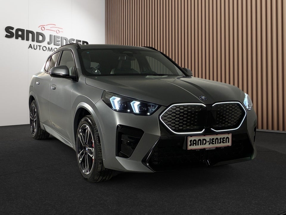 BMW iX2 xDrive30 Fully Charged 5d