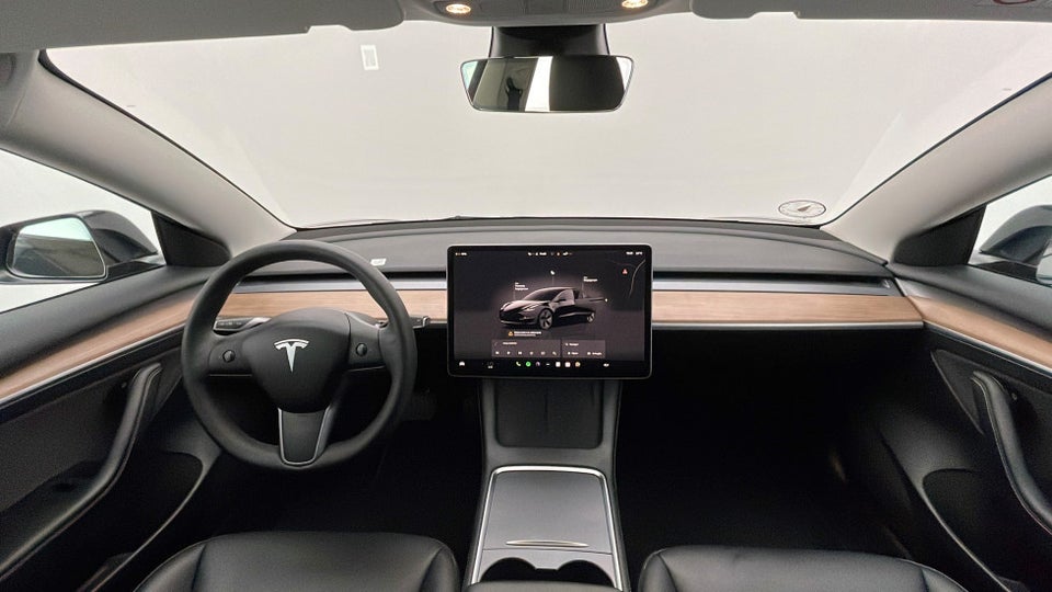 Tesla Model 3 RWD 4d