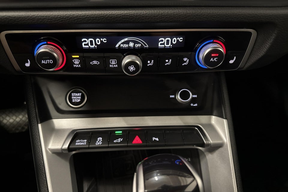 Audi Q3 45 TFSi e Attitude plus S-tr. 5d