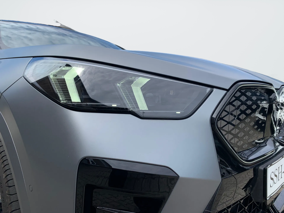 BMW iX2 eDrive20 M-Sport Pro 5d