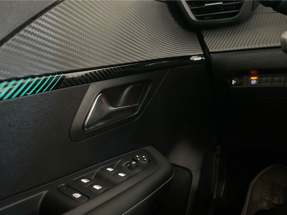 Peugeot 208 1,2 PureTech 100 Allure 5d