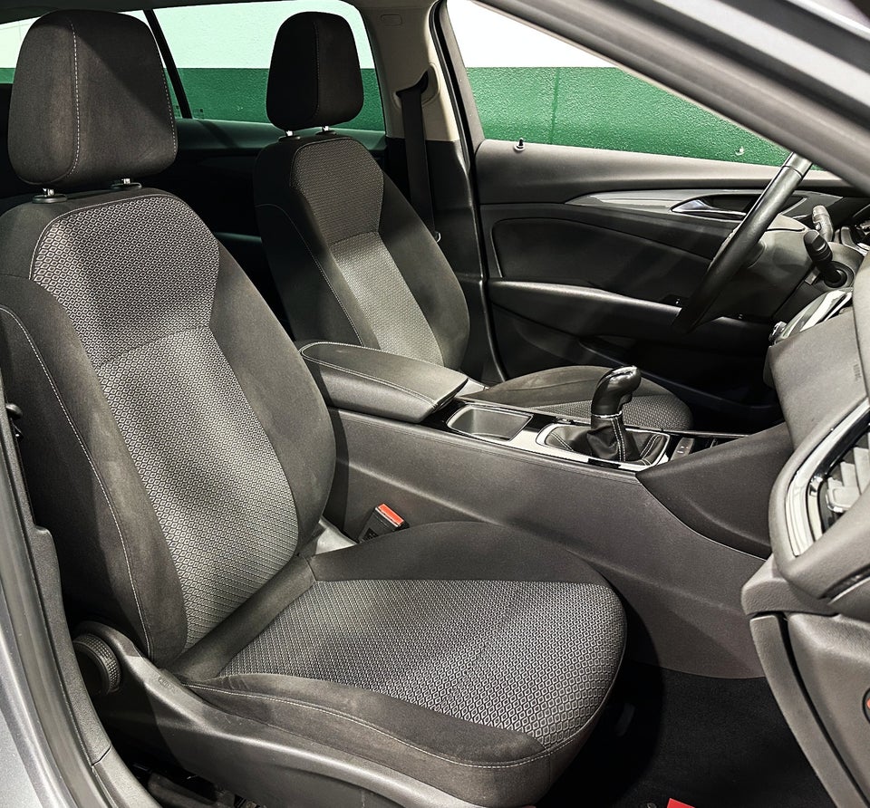 Opel Insignia 1,5 T 140 Enjoy Sports Tourer 5d