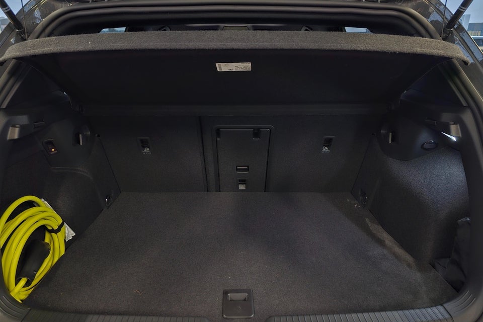 VW Golf VIII 1,5 GTE DSG 5d