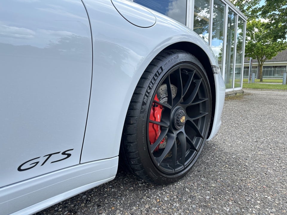 Porsche 911 Carrera 4 GTS 3,0 Cabriolet PDK 2d