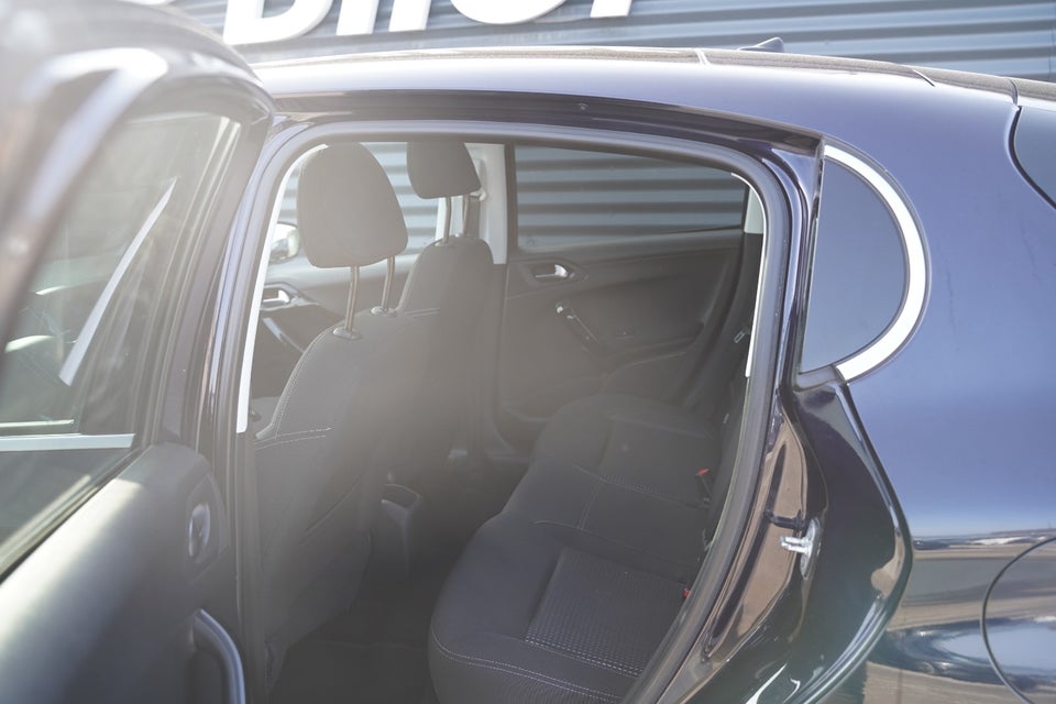 Peugeot 208 1,5 BlueHDi 100 Infinity Sky 5d