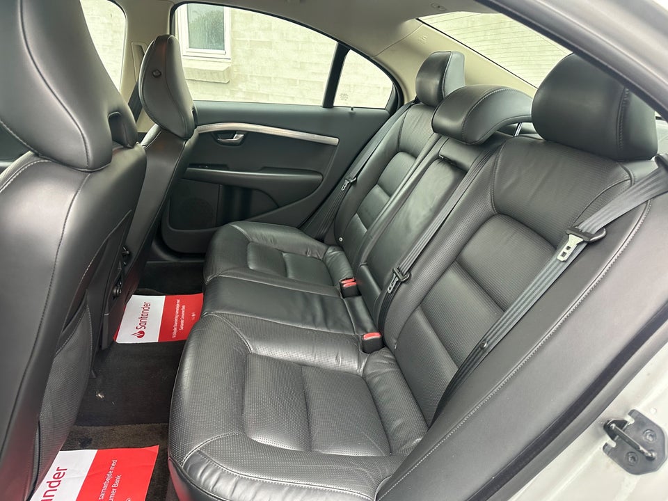 Volvo S80 2,5 T Summum aut. 4d