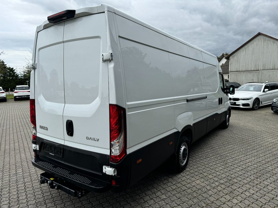 Iveco Daily 3,0 35S18 16m³ Van AG8