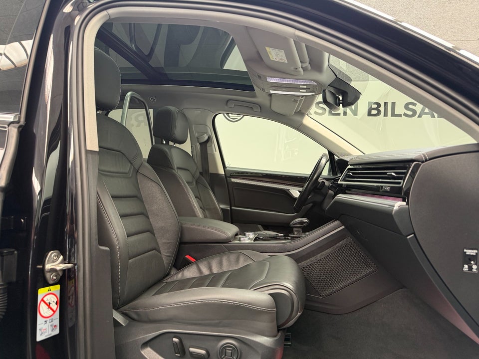 VW Touareg 3,0 TDi 286 Elegance aut. 4Motion Van 5d