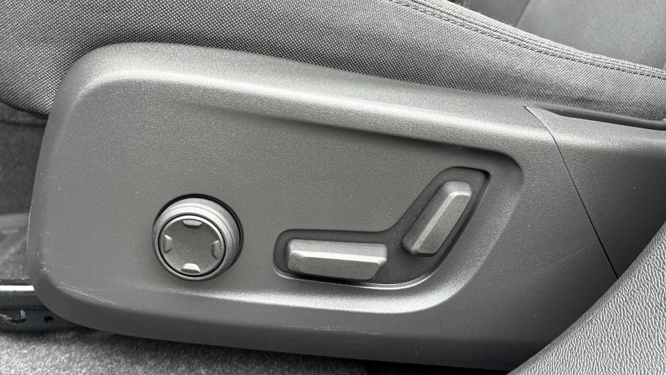 Volvo XC40 P6 ReCharge Pro 5d