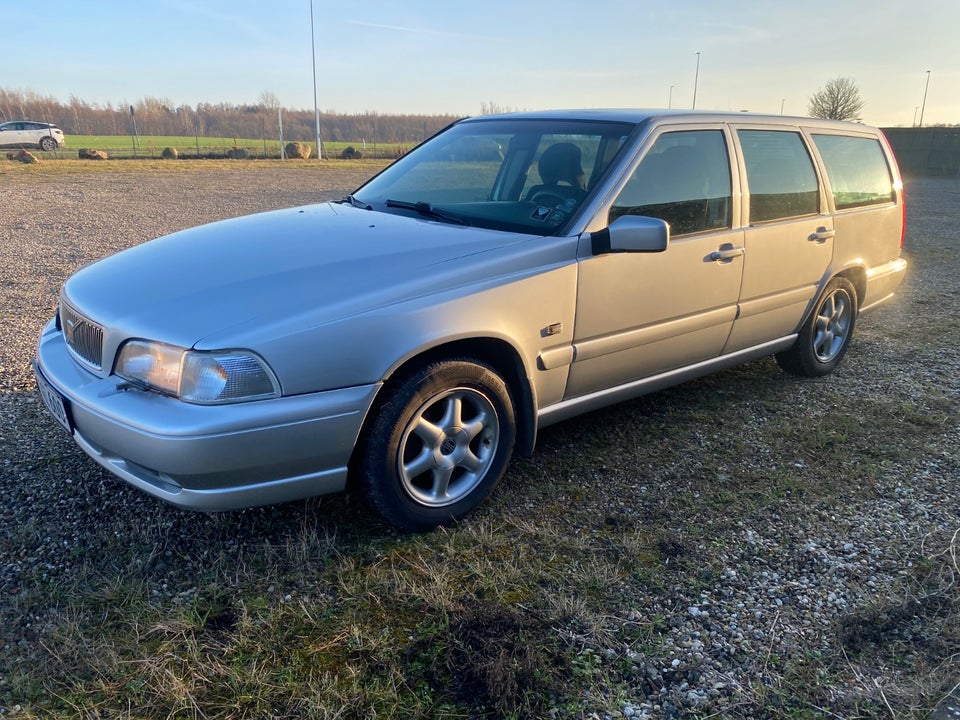 Volvo V70 2,5 T 5d