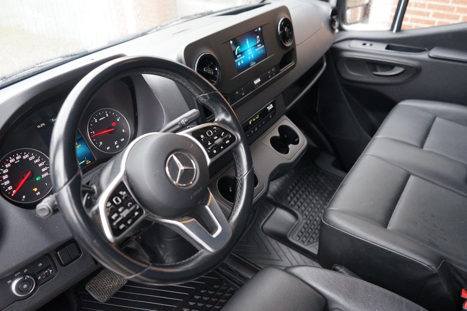 Mercedes Sprinter 317 2,0 CDi A2 Kassevogn aut. RWD