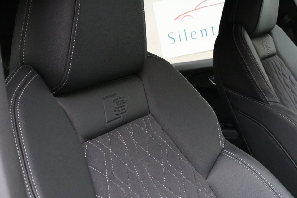 Audi Q4 e-tron 40 S-line 5d