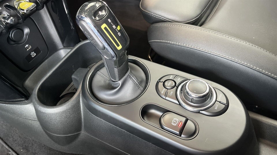 MINI Cooper SE Edition Premium Plus 3d