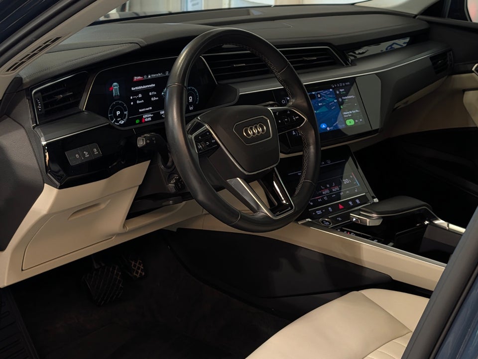 Audi Q8 e-tron 55 Advanced quattro 5d