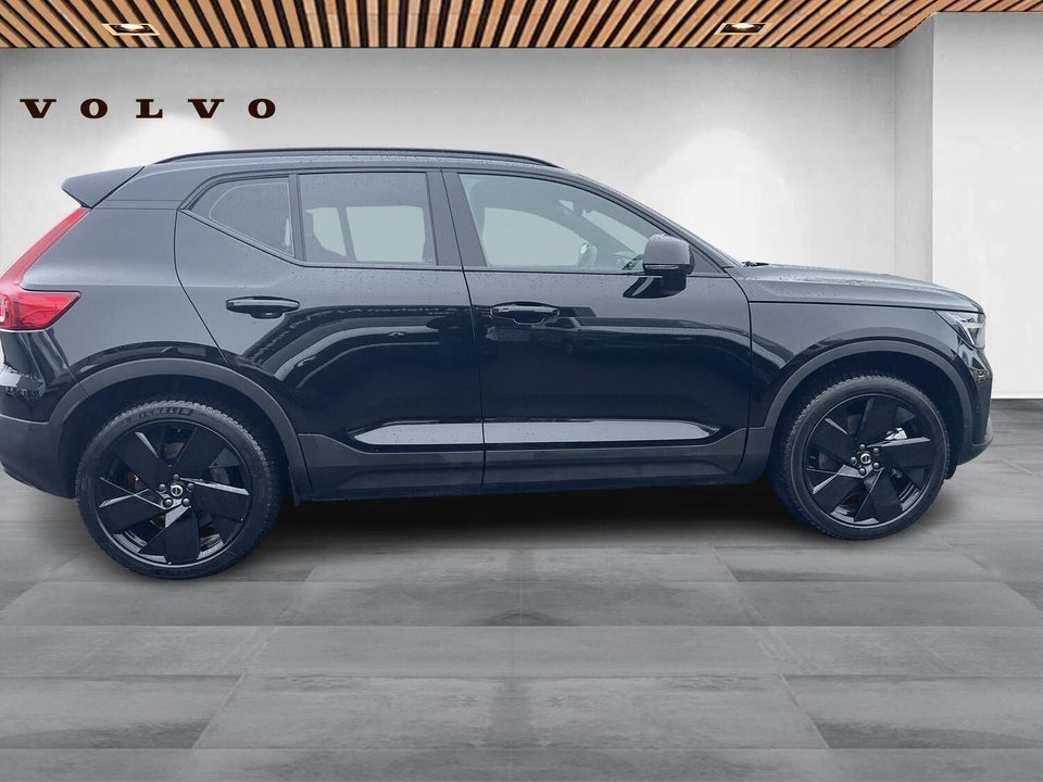 Volvo EX40 Extended Range Black Edition 5d