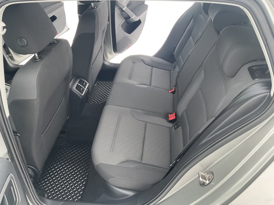 VW Golf VII 1,5 TSi 130 Comfortline 5d