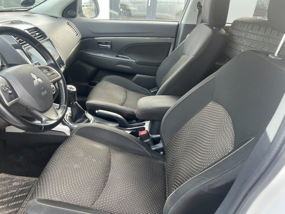 Mitsubishi ASX 1,6 Invite 5d