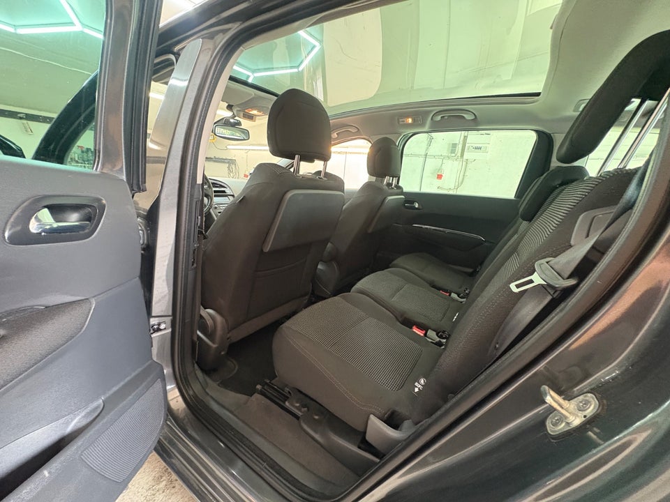 Peugeot 5008 1,6 HDi 110 Premium 7prs 5d