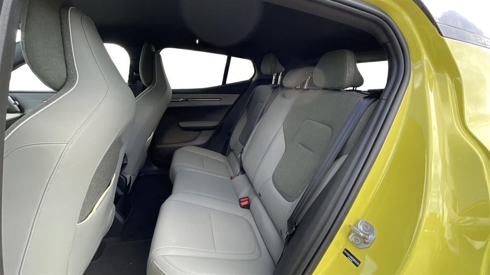 Volvo EX30 Extended Range Plus 5d