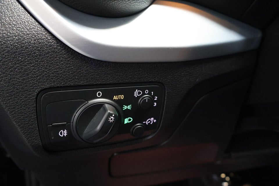 Audi Q2 30 TDi S-tr. 5d