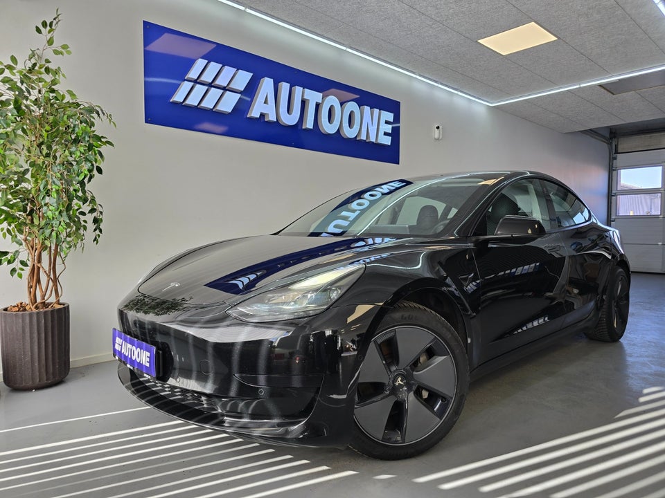 Tesla Model 3 Standard Range+ RWD 4d