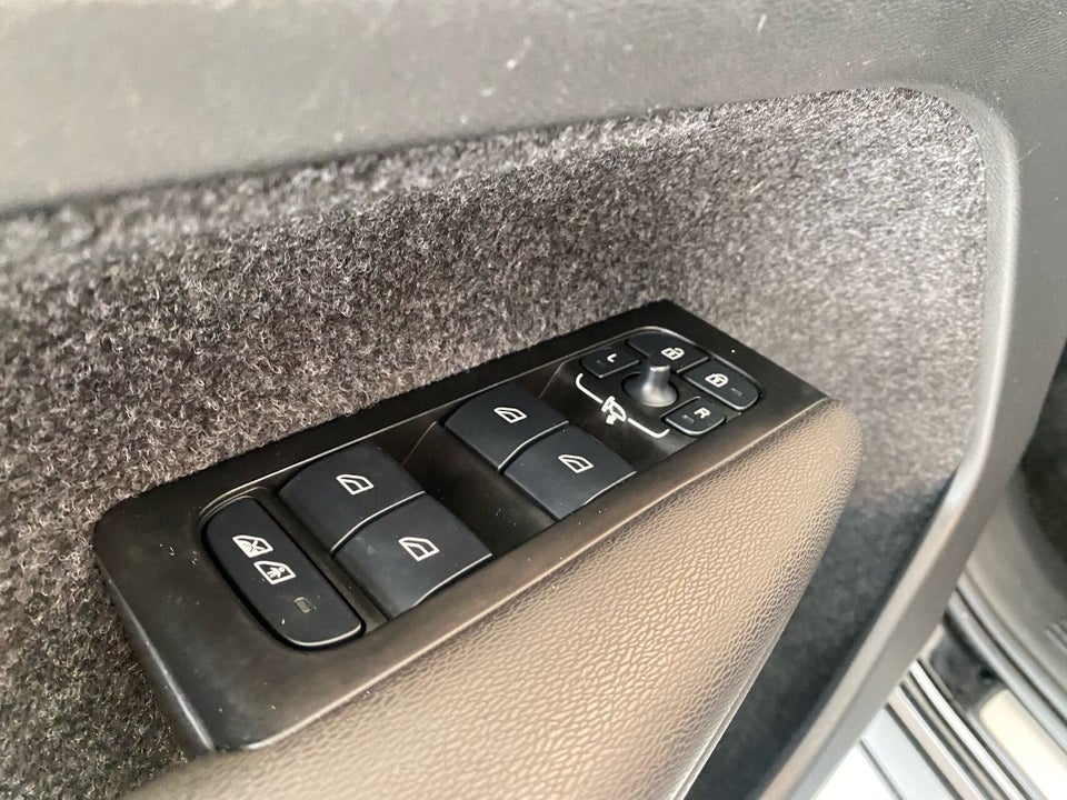 Volvo XC40 P8 ReCharge Twin Plus 5d