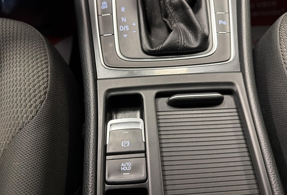 VW Golf VII 1,6 TDi 115 Comfortline Variant 5d