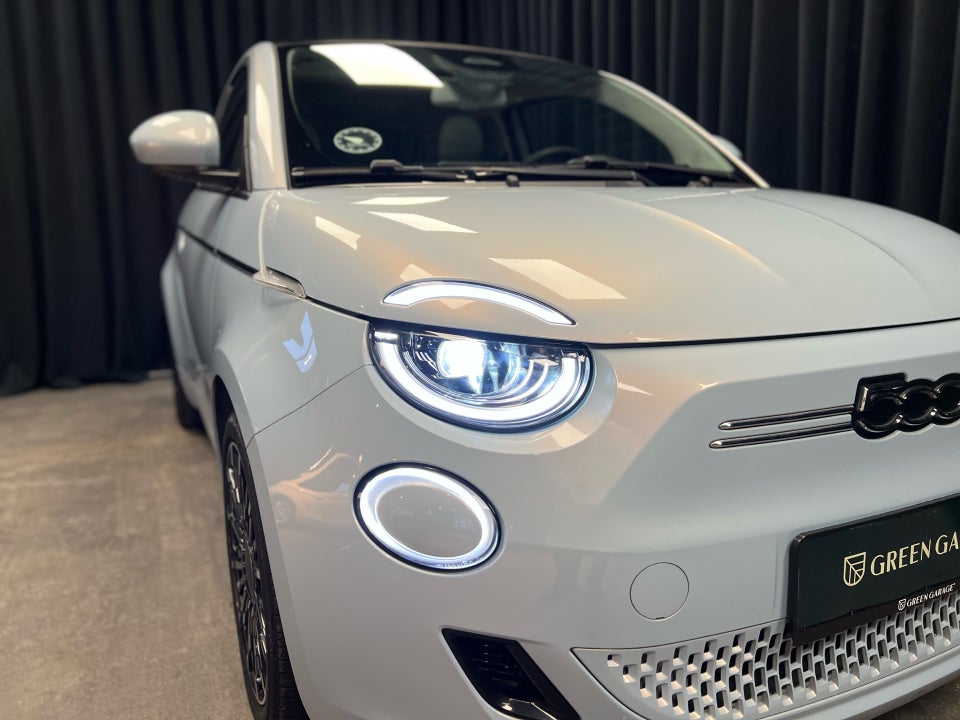 Fiat 500e 42 Icon Sky 3d