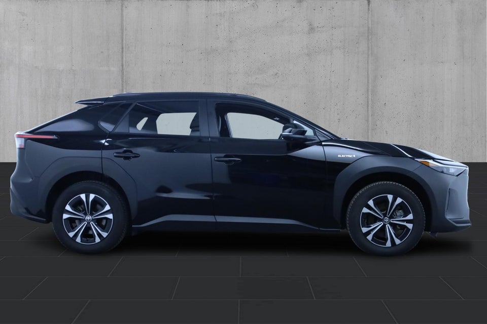 Toyota bZ4X Active 5d