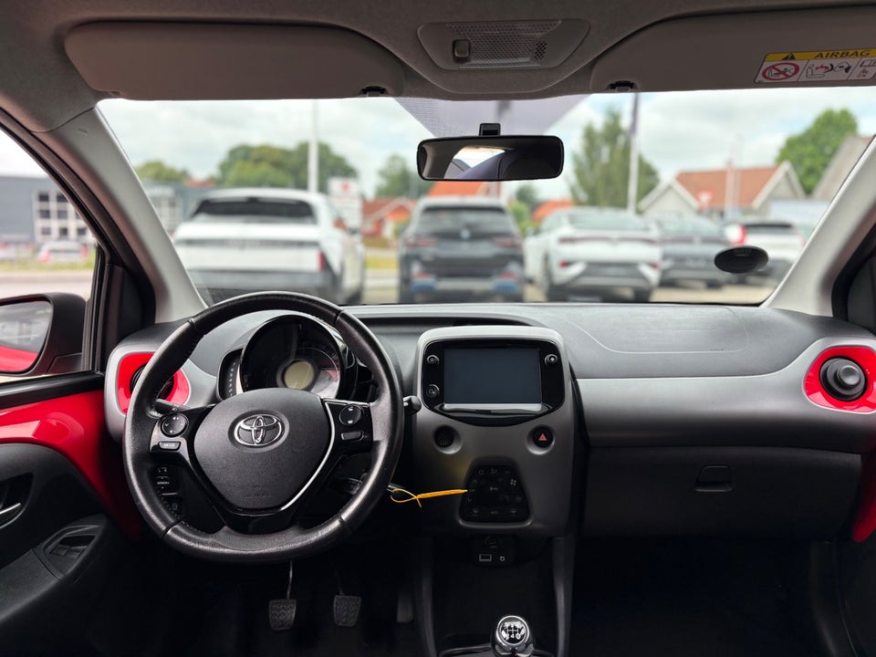 Toyota Aygo 1,0 VVT-i x-press 5d