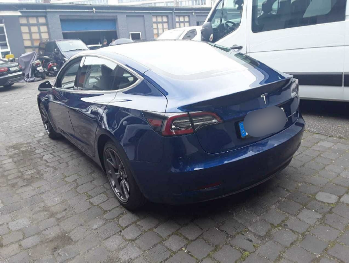 Tesla Model 3 Long Range AWD 4d