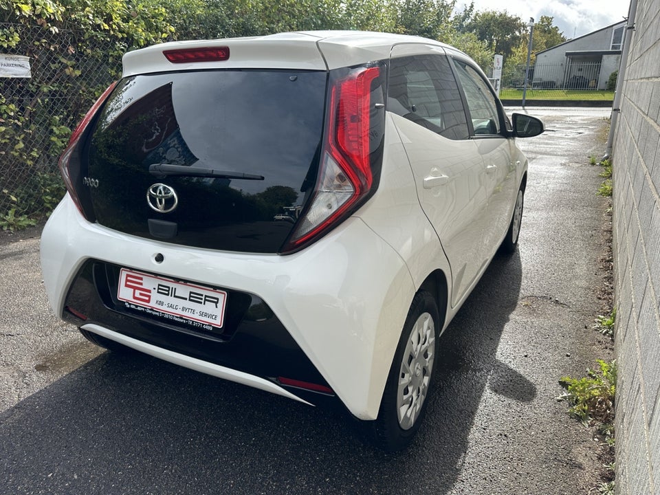 Toyota Aygo 1,0 VVT-i x-pression x-shift 5d